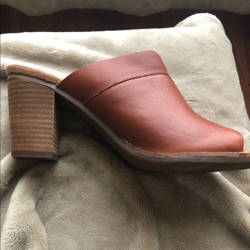 Toms cognac leather women’s mule